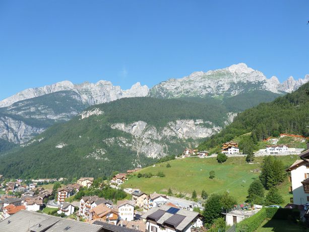Imagen de los exteriores del Hotel Florida, Molveno. Foto 12