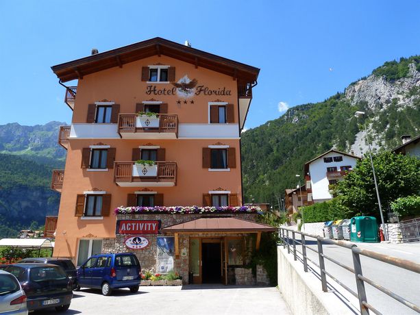 Imagen de los exteriores del Hotel Florida, Molveno. Foto 13