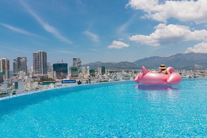 Imagen de la piscina del Hotel Florida Nha Trang. Foto 19