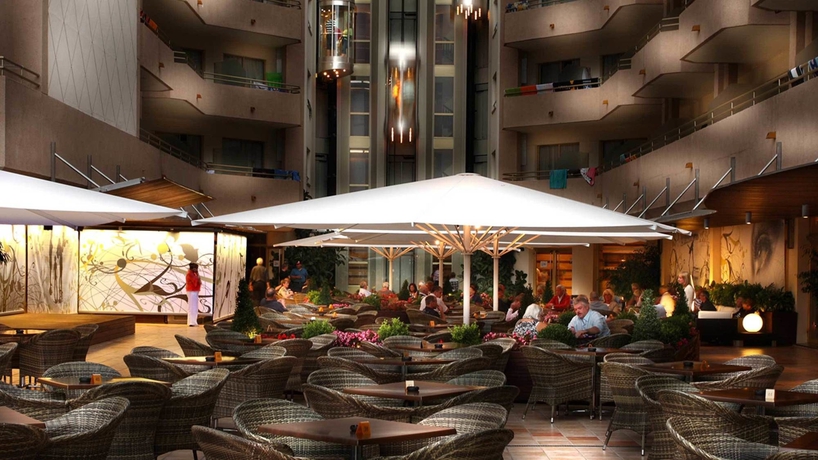 Imagen de los exteriores del Hotel Florida Park. Foto 11