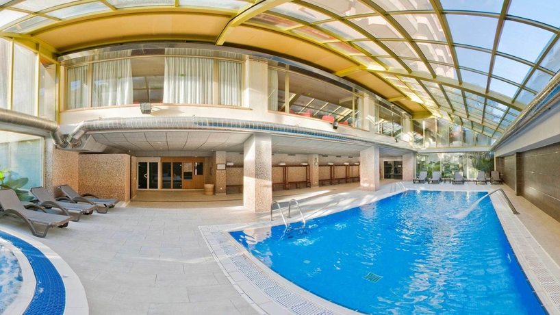 Imagen de la piscina del Hotel Florida Park. Foto 16