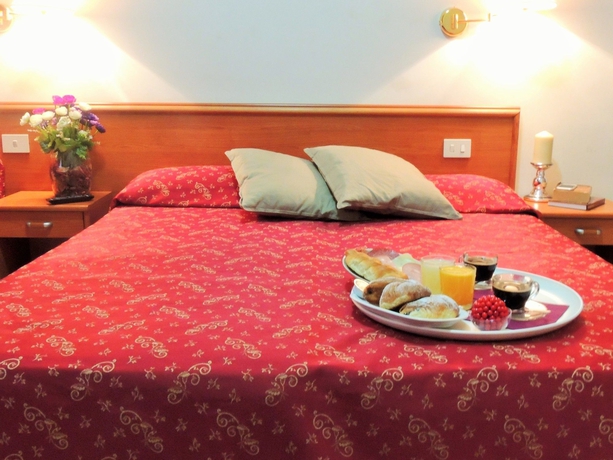 Imagen general del Hotel Florida Rooms - Comfort. Foto 4