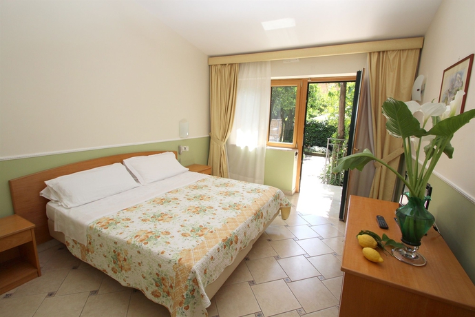 Imagen de la habitación del Hotel Florida, Sorrento. Foto 7