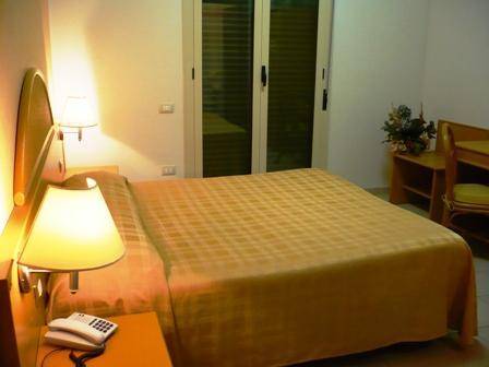 Imagen de la habitación del Hotel Florida Tirrenia. Foto 6