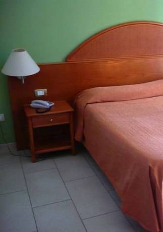 Imagen de la habitación del Hotel Florida Tirrenia. Foto 7