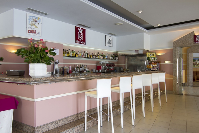 Imagen del bar/restaurante del Hotel Florida, Tossa de Mar. Foto 6