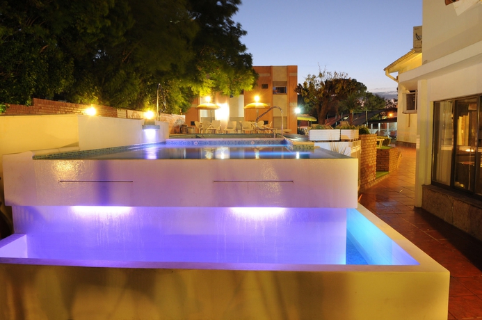 Imagen de la piscina del Hotel Florida, VILLA CARLOS PAZ. Foto 10