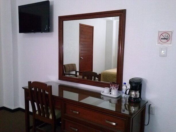 Imagen de la habitación del Hotel Florida de Tuxpan. Foto 17