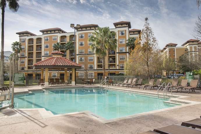 Imagen de la piscina del Hotel Floridays Resort Orlando. Foto 15