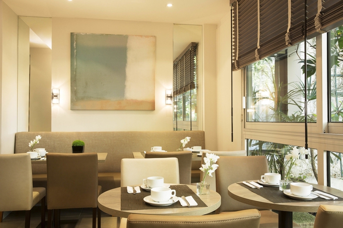 Imagen del bar/restaurante del Hotel Floride Etoile. Foto 5