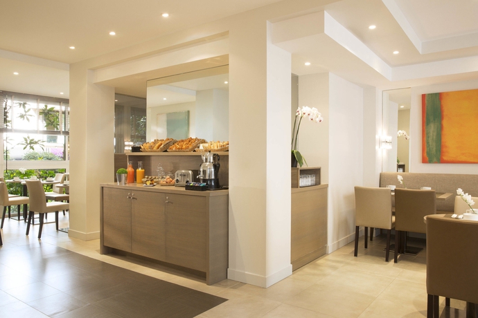 Imagen del bar/restaurante del Hotel Floride Etoile. Foto 6