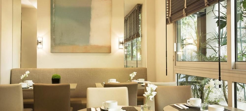 Imagen del bar/restaurante del Hotel Floride Etoile. Foto 8