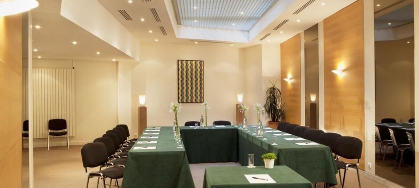 Imagen de los interiores del Hotel Floride Etoile. Foto 16