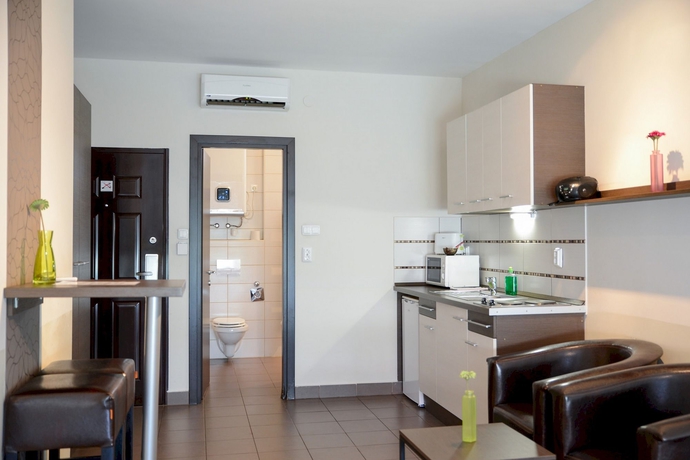 Imagen de la habitación del Hotel Florin Apart. Foto 9