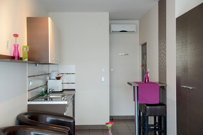 Imagen de la habitación del Hotel Florin Apart. Foto 10