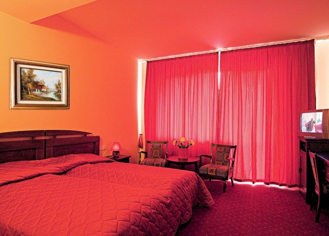 Imagen de la habitación del Hotel Floris, Cheia. Foto 9