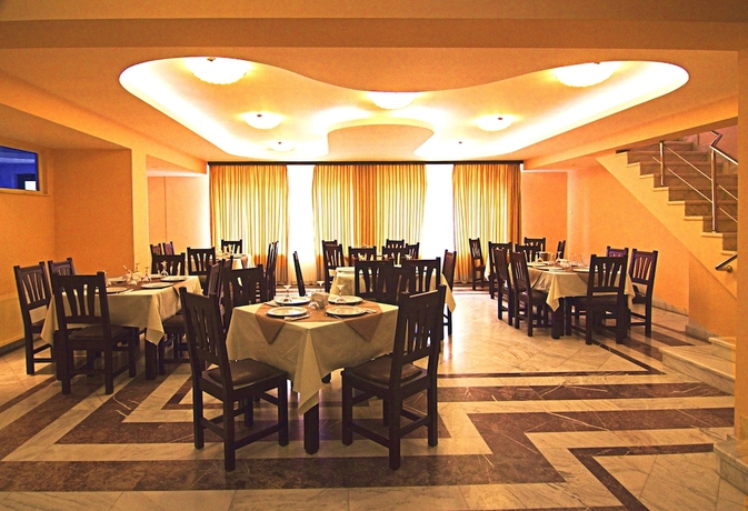 Imagen del bar/restaurante del Hotel Floris, Cheia. Foto 4