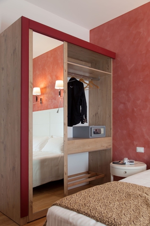 Imagen de la habitación del Hotel Floris, Termini. Foto 8