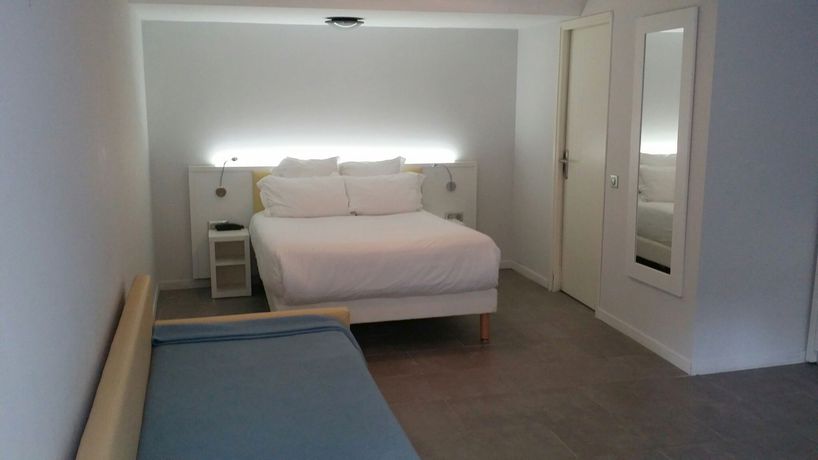 Imagen de los exteriores del Hotel Flots D'azur. Foto 12