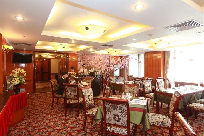 Imagen del bar/restaurante del Hotel Flower Garden. Foto 3