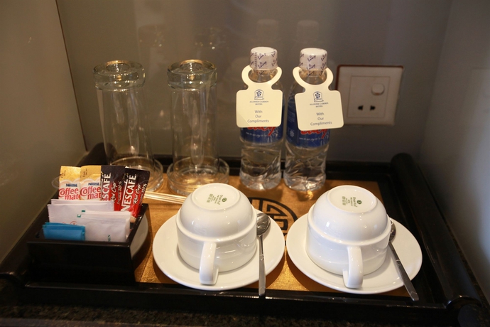 Imagen de la habitación del Hotel Flower Garden. Foto 7