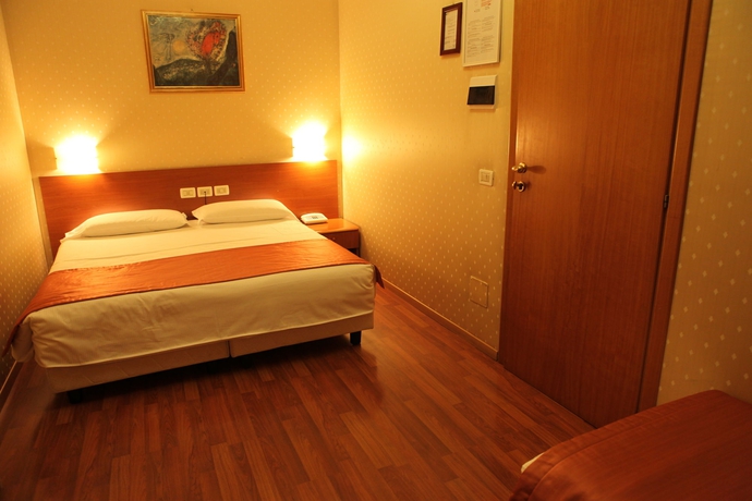 Imagen de la habitación del Hotel Flower Garden Rome. Foto 3