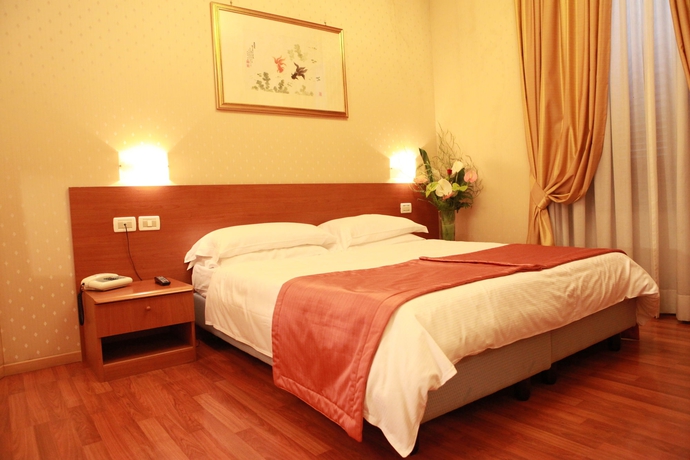 Imagen de la habitación del Hotel Flower Garden Rome. Foto 6