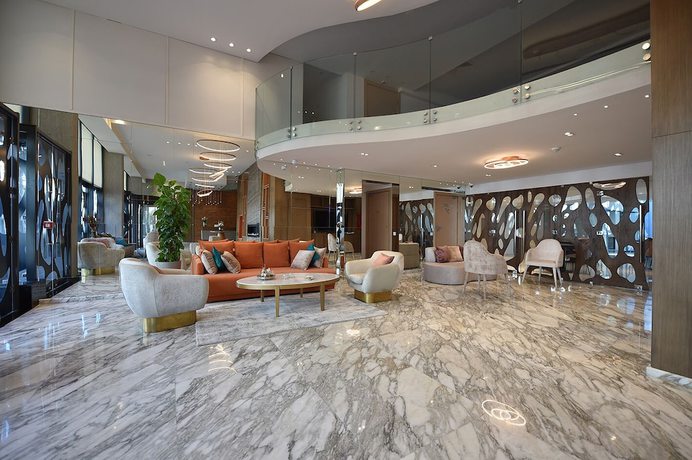 Imagen del bar/restaurante del Hotel Flower Town and Spa. Foto 2