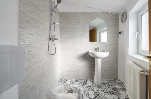Imagen de la habitación del Hotel Flowers Grand Hotel Bucharest. Foto 15