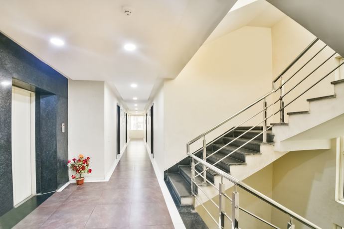 Imagen de los interiores del Hotel Flowers Inn. Foto 20