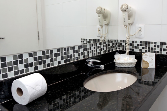 Imagen de la habitación del Hotel Fluminense. Foto 15