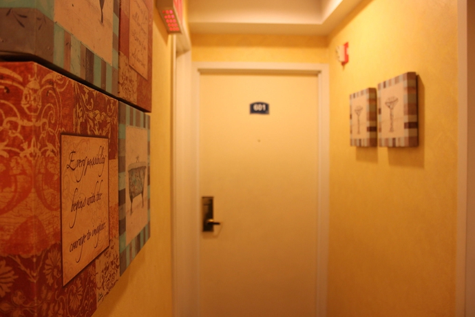 Imagen de los interiores del Hotel Flushing Central. Foto 10