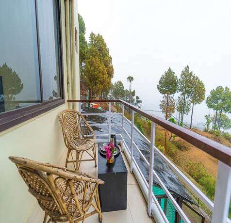 Imagen general del Hotel Flutters and Resort. Foto 7