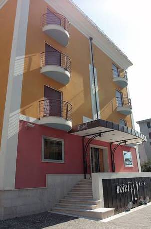 Imagen general del Hotel Fly, Casoria. Foto 1