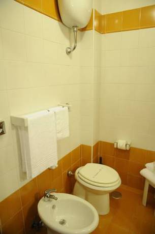 Imagen de la habitación del Hotel Fly, Casoria. Foto 11