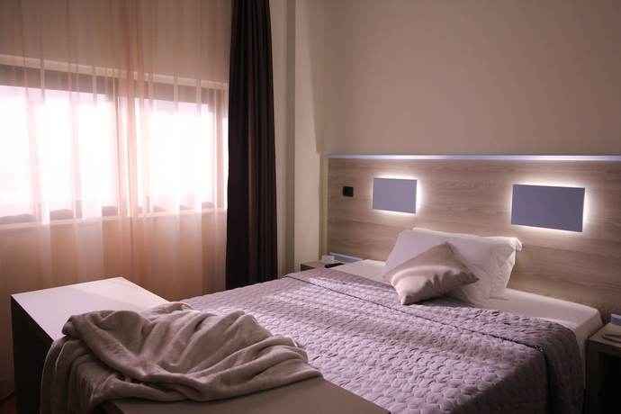 Imagen de la habitación del Hotel Fly, Galípoli. Foto 10