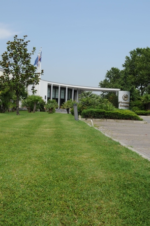 Imagen de los exteriores del Hotel Fly On. Foto 9