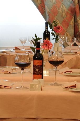 Imagen del bar/restaurante del Hotel Fly On. Foto 4