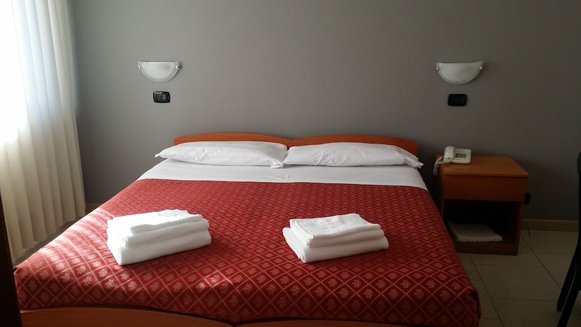 Imagen de la habitación del Hotel Flying. Foto 10