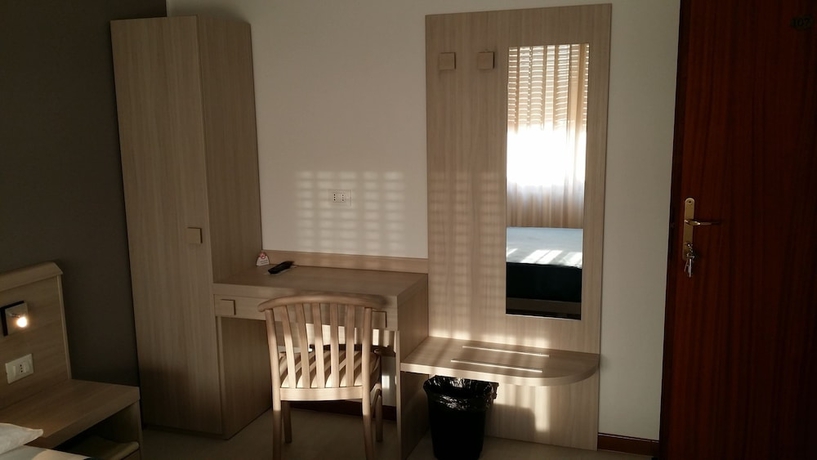 Imagen de la habitación del Hotel Flying. Foto 13