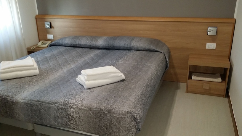 Imagen de la habitación del Hotel Flying. Foto 14