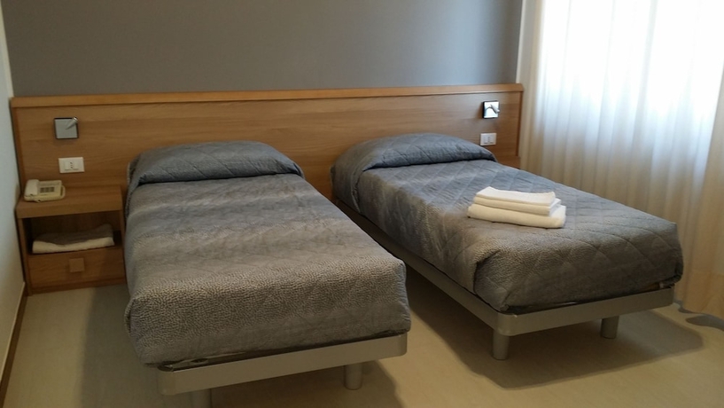 Imagen de la habitación del Hotel Flying. Foto 15