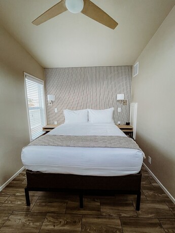 Imagen de la habitación del Hotel Flying Flags Avila Beach. Foto 20