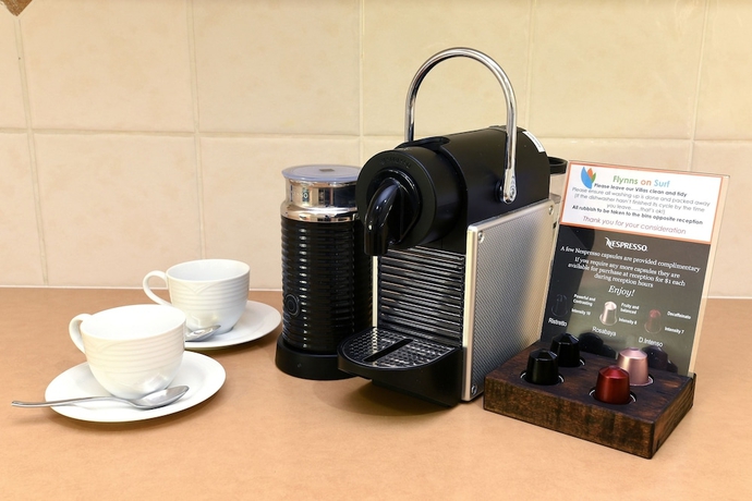 Imagen de la habitación del Hotel Flynns on Surf Beach Villas. Foto 11