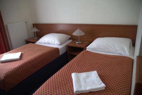 Imagen de la habitación del Hotel Főnix, Balatonf&ouml;ldv&aacute;r. Foto 9