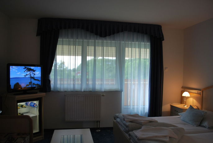 Imagen de los interiores del Hotel Főnix B&uuml;kf&uuml;rdő. Foto 15