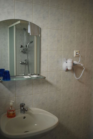 Imagen de la habitación del Hotel Főnix B&uuml;kf&uuml;rdő. Foto 10