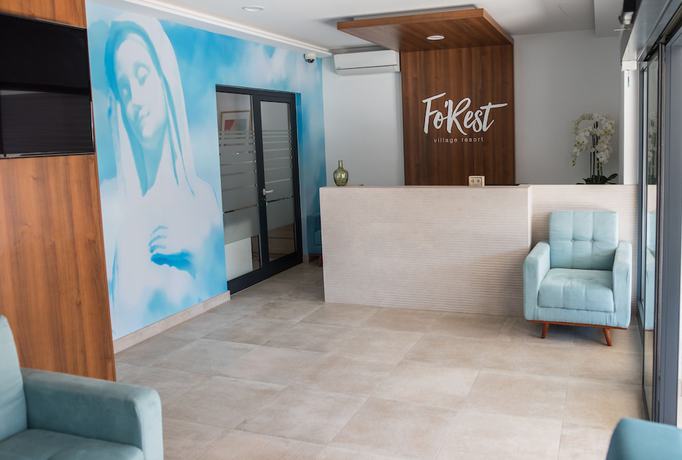 Imagen de los interiores del Hotel FoRest Village Resort. Foto 20