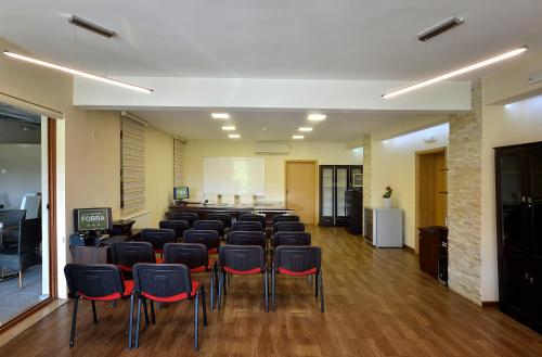 Imagen de los interiores del Hotel Fobra. Foto 3