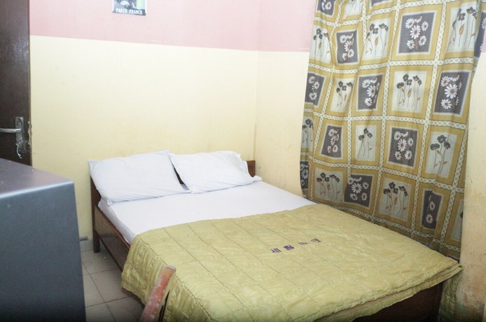 Imagen de la habitación del Hotel Focal. Foto 7